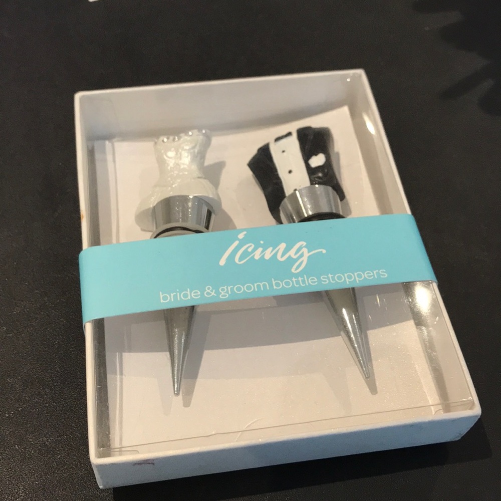 BRAND NEW HALLMARK ICING WINE STOPPERS